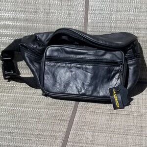 Valemosso Black Belt Bag
